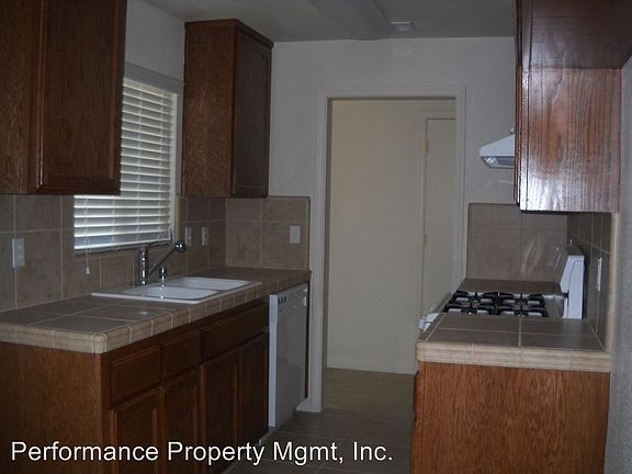 3rd image of 3907 N Lafayette Ave