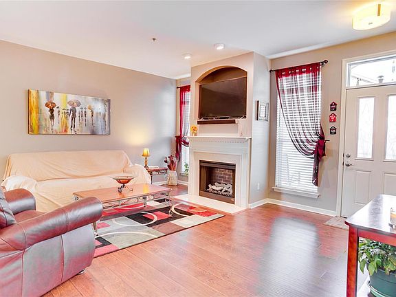 2nd image of 5100 Tesson Gdns Unit 1B