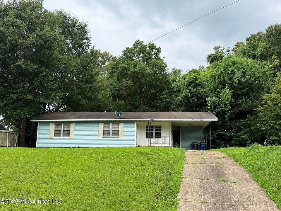 1st image of 204 Holly Dr