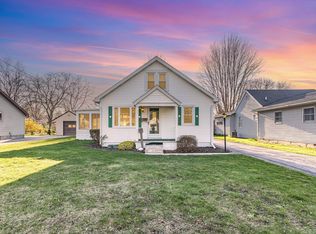 306 Plummer St, Essexville, MI