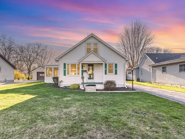 306 Plummer St, Essexville, MI 48732