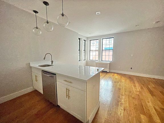 5th image of 55 E 21st St APT 1F
