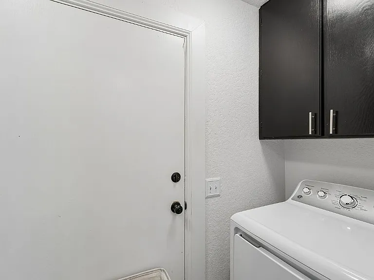 422 Chartrand Ave — Photo 15