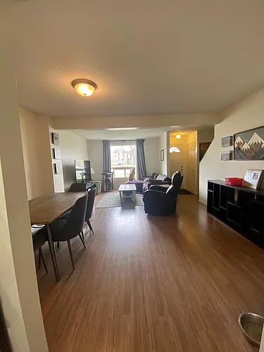 1337 Perez Cres Photo 1