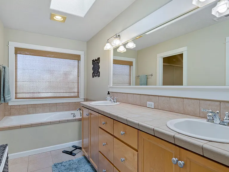 336 SE 14th Pl — Photo 21