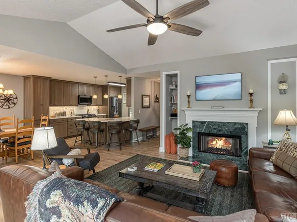21 Birdnest Road, Sapphire, NC 28774