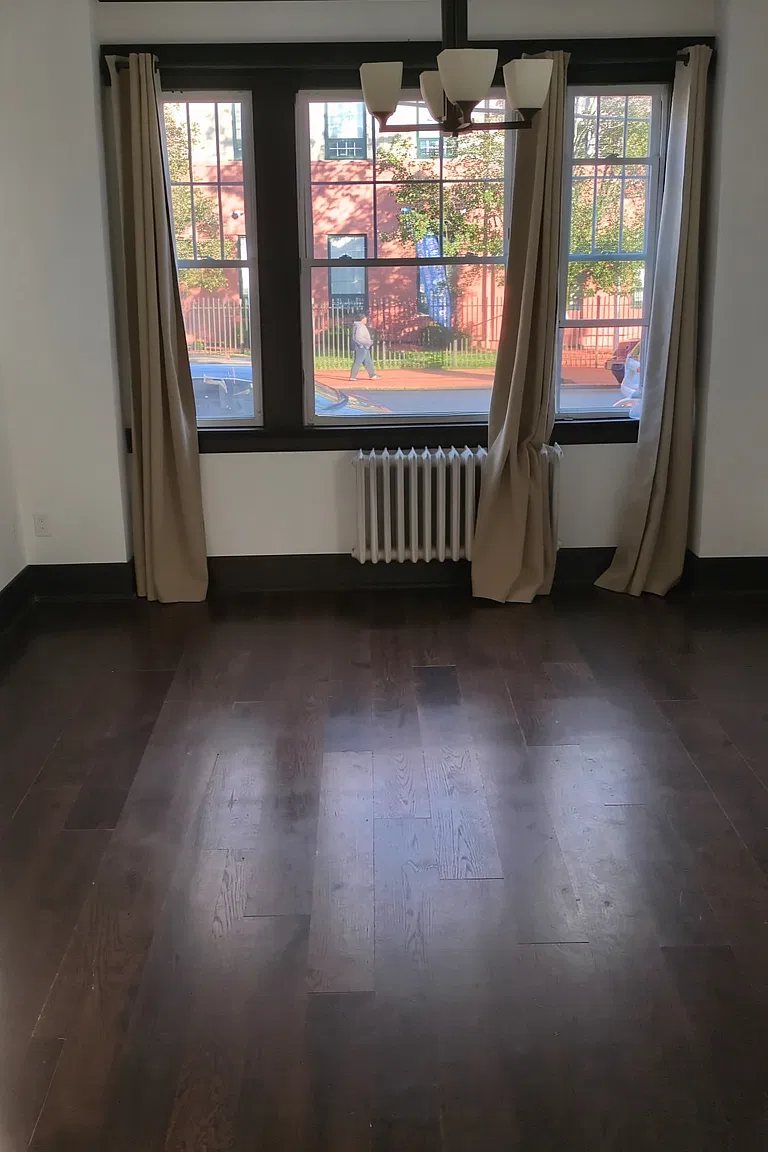 5 bed, 1982 sqft, $3,500 — Photo 4