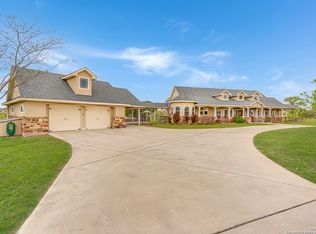 158 Triple R Dr, La Vernia, TX 78121