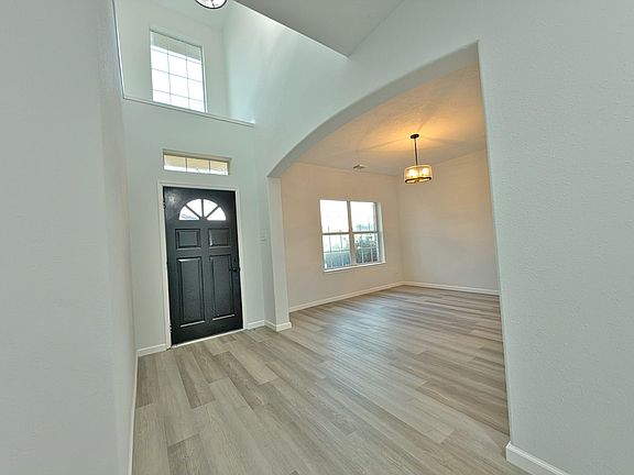 3rd image of 5415 Coast Line St