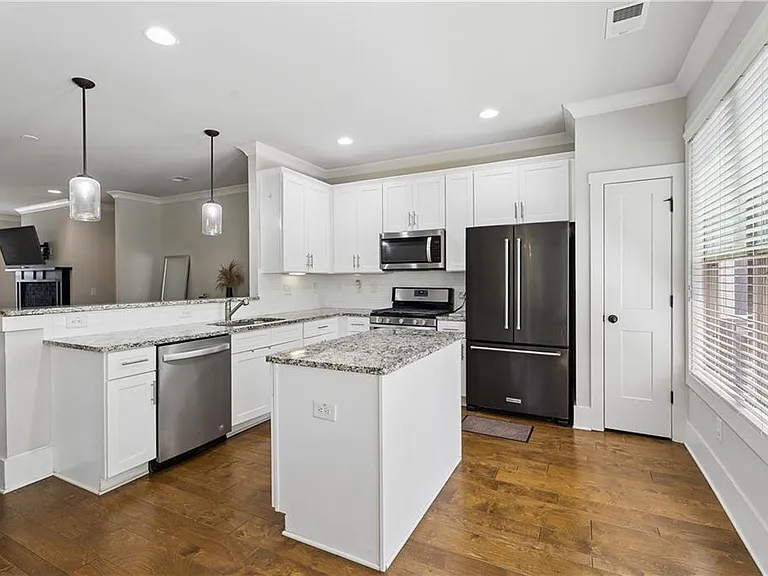 2424 Misty Hollow Pl — Photo 11