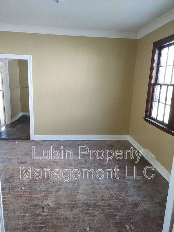 3 bed, 1.0 bath, 1224 sqft, $950 — Photo 3