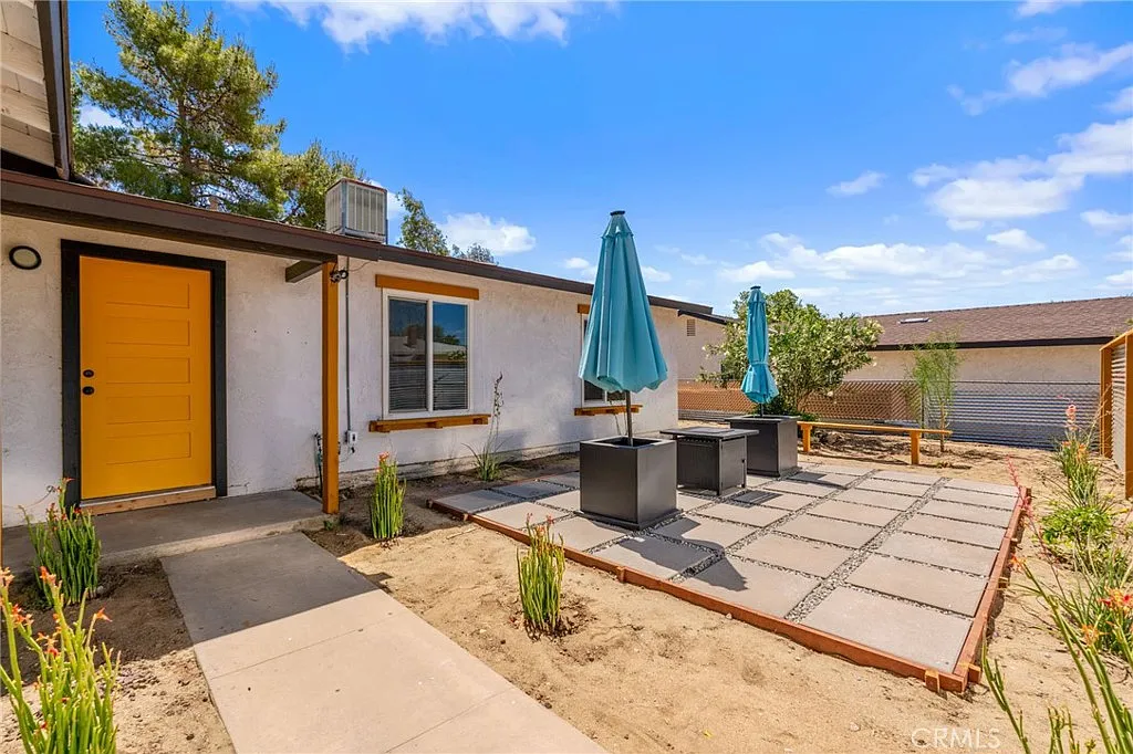 4 bed, 1258 sqft, $2,100 — Photo 3