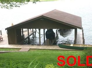 661 King Beach Dr, Howard, OH 43028