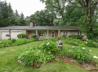 27W171 Bolles Ave, Winfield, IL 60190