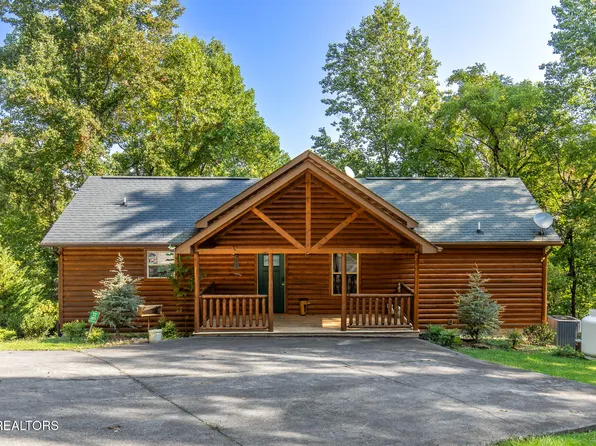 2471 Cove Mountain Ln, Sevierville, TN 37862