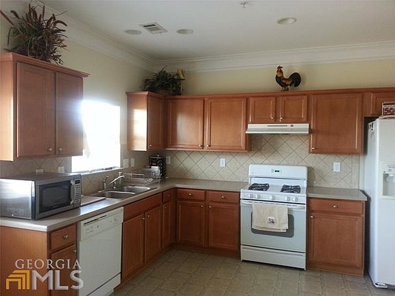 5th image of 2214 Palomino Ln
