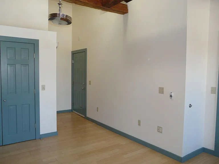 165 Main St — Photo 5