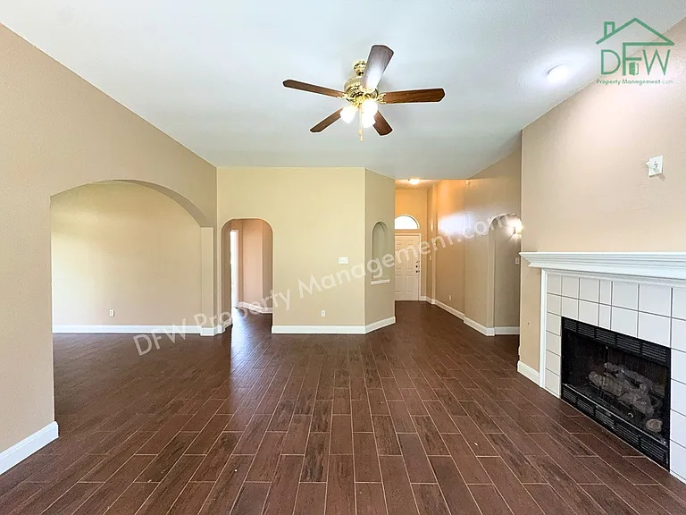 317 Oak Meadow Ln — Photo 5
