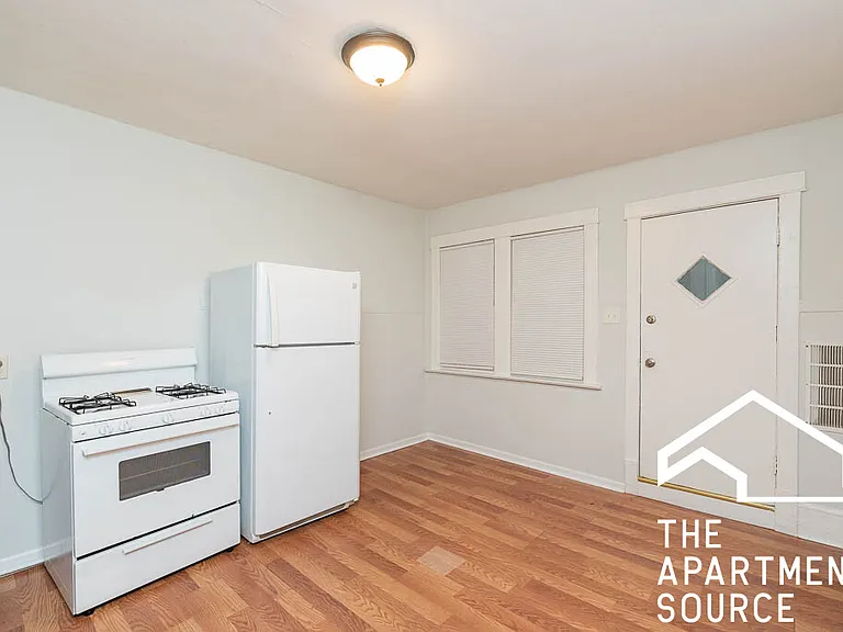 2026 N Kedvale Ave #G — Photo 8