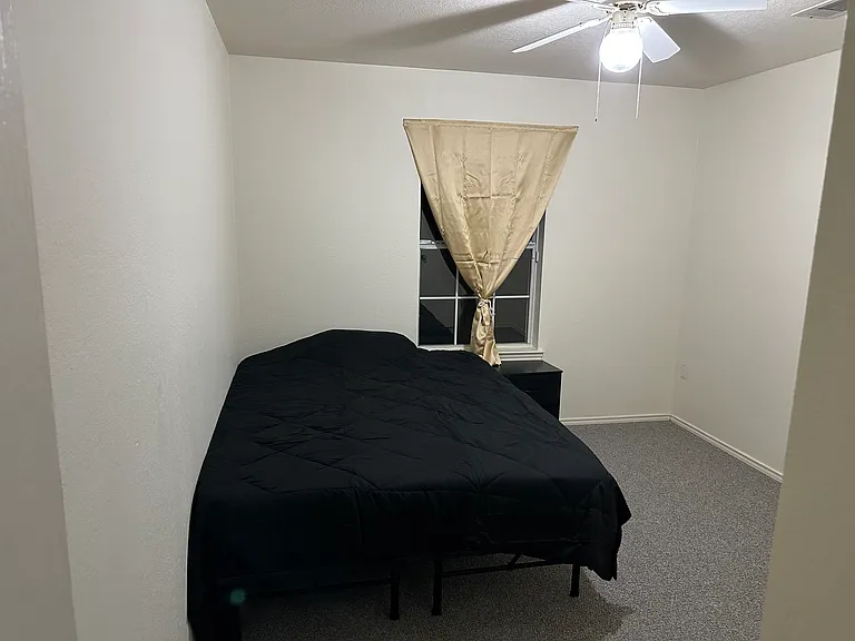 2501 Westwood Dr — Photo 9