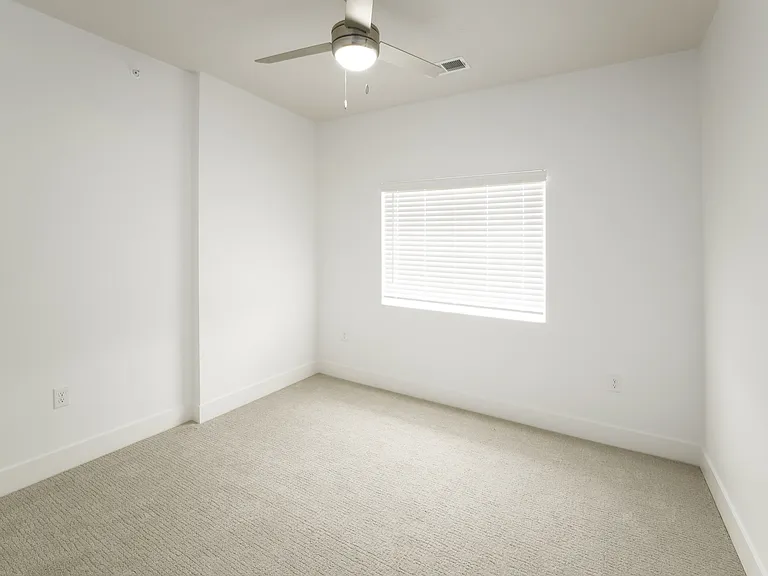 Blair Crossing Apartments — Photo 36