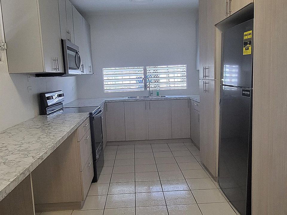2nd image of 420 Calle Duay