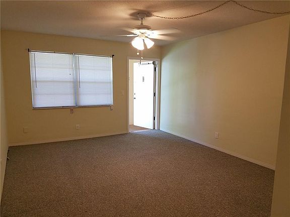 5th image of 900 Tallwood Avenue #203