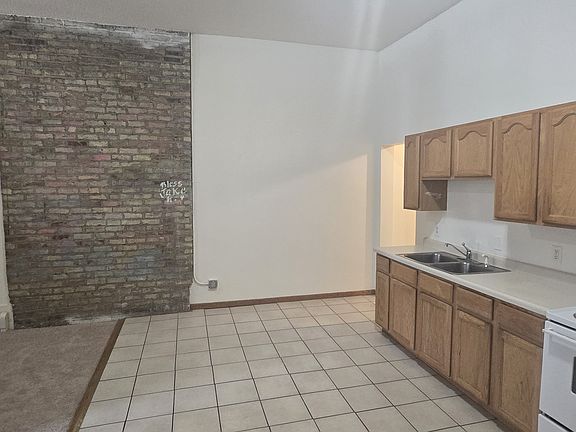 3rd image of 425 Cedar Ave #413-7