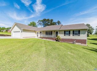 154 Meadow Wood Cir NW, Arab, AL 35016
