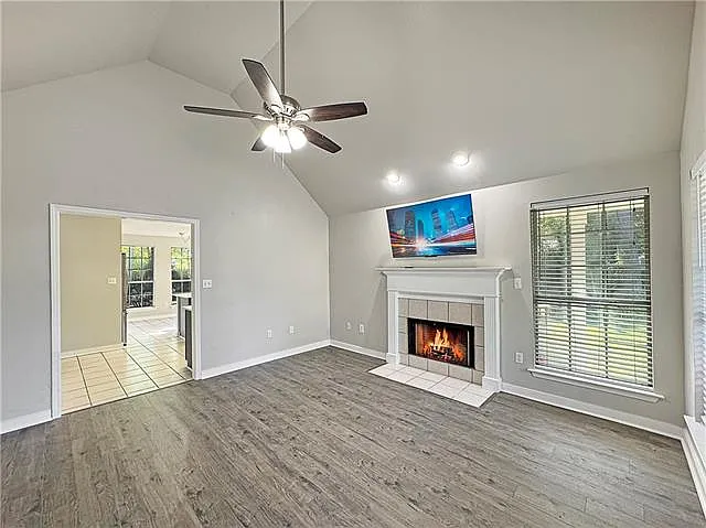 126 Scott St — Photo 3