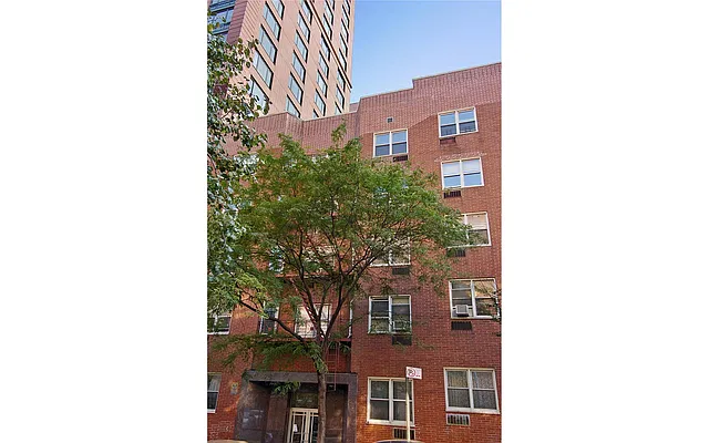Sold by Douglas Elliman | media 20