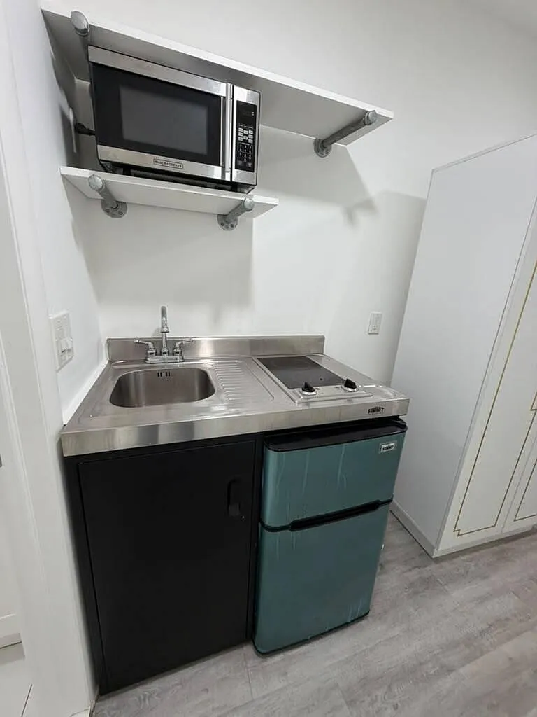 1 bed, 1.5 bath, 1776 sqft, $950 — Photo 1