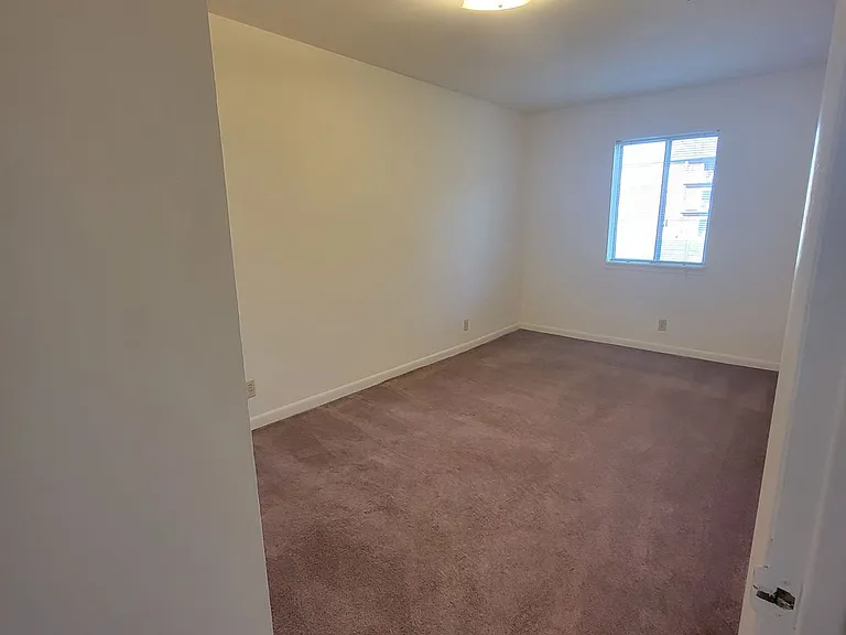 300 Jefferson St — Photo 35