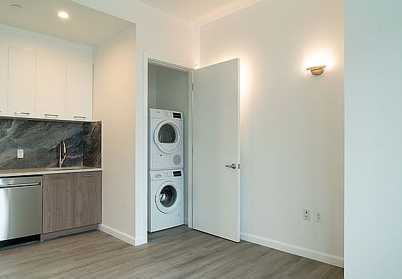 3rd image of 111 Mulberry St #3F