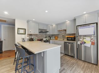 4 Francis Ave #2, Great Barrington, MA 01230