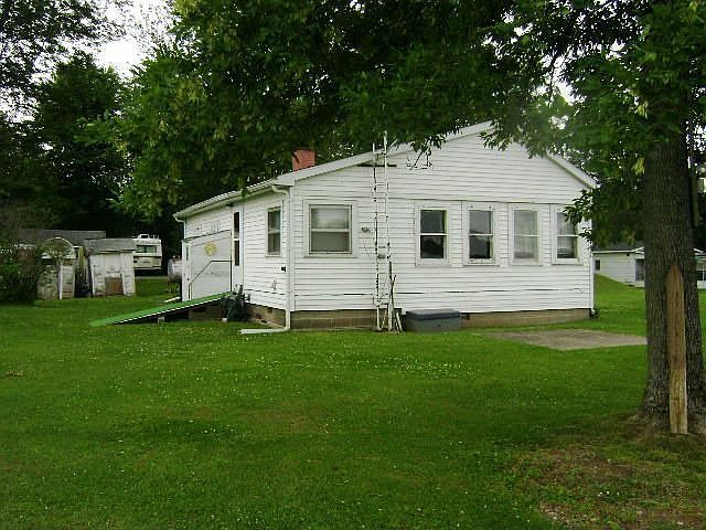 1st image of 402 W Russell Dr
