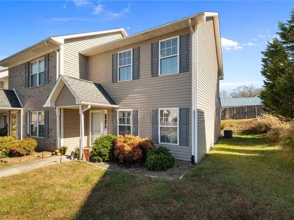 4137 Bentley Dr, Randleman, NC 27317