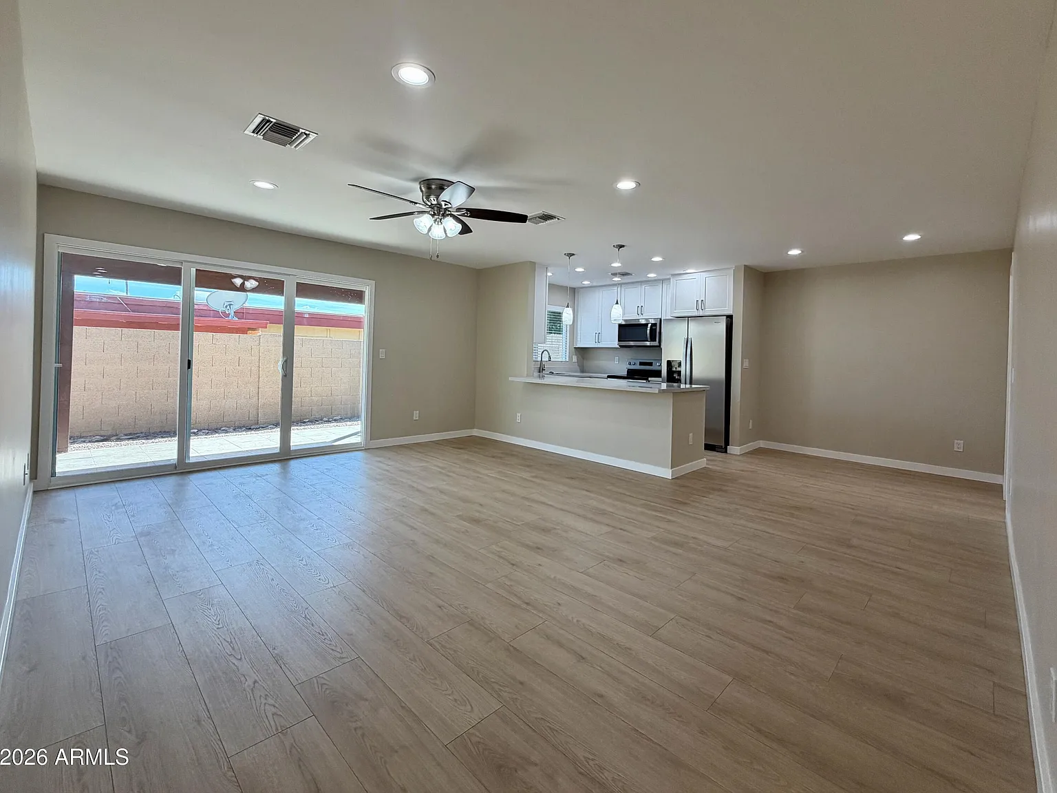 2 bed, 968 sqft, $1,895 — Photo 3