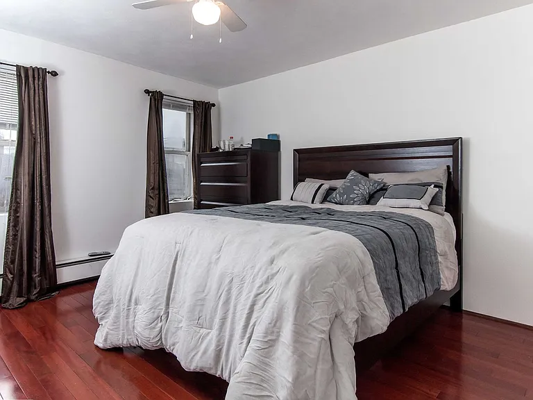 1324 E Carson Street — Photo 5