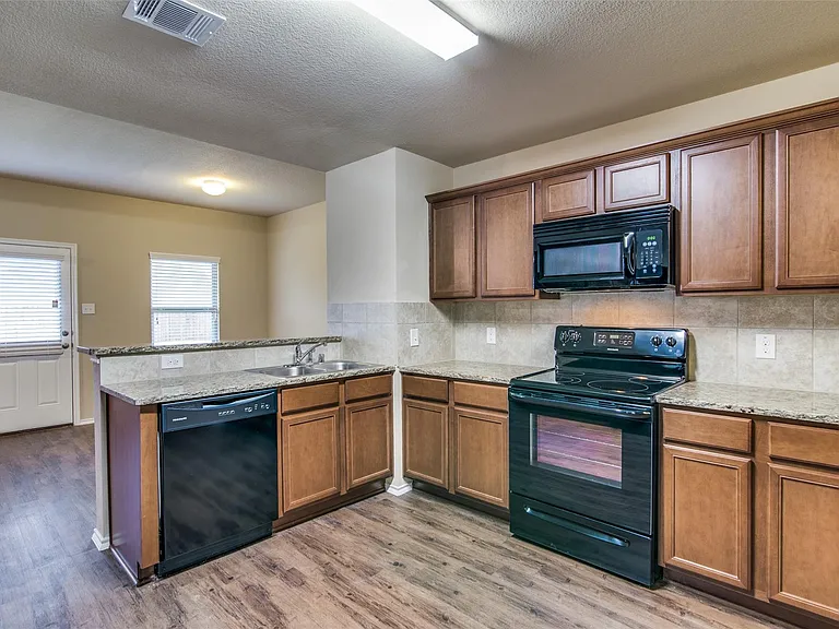1512 Wild Rye Cir — Photo 18