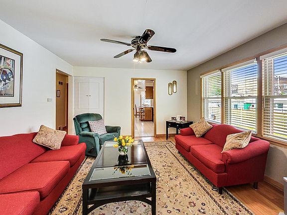 5th image of 2028 W Summerdale Ave