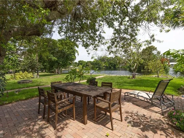 1354 Rordon Ave, Naples, FL 34103