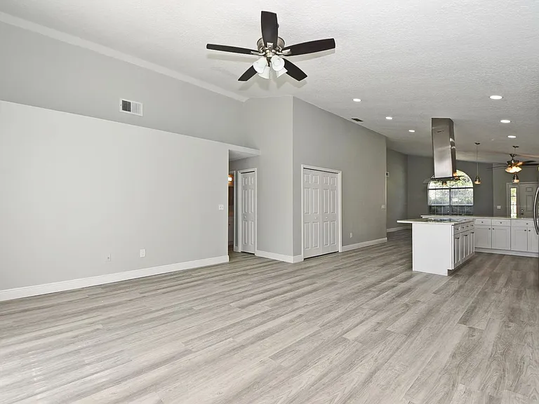 1118 Sugarberry Trl — Photo 14