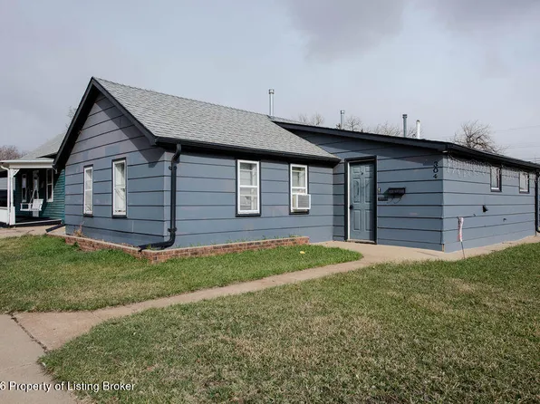 304 1st St SW, Dickinson, ND 58601