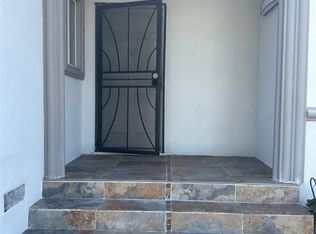 9711 Hayvenhurst Ave, North Hills, CA 91343