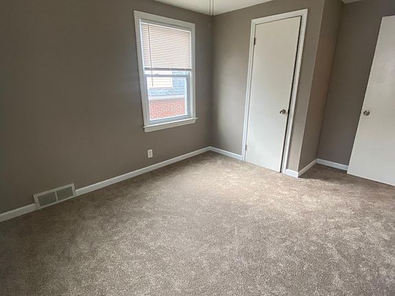 4th image of 121 Chamberlin Dr