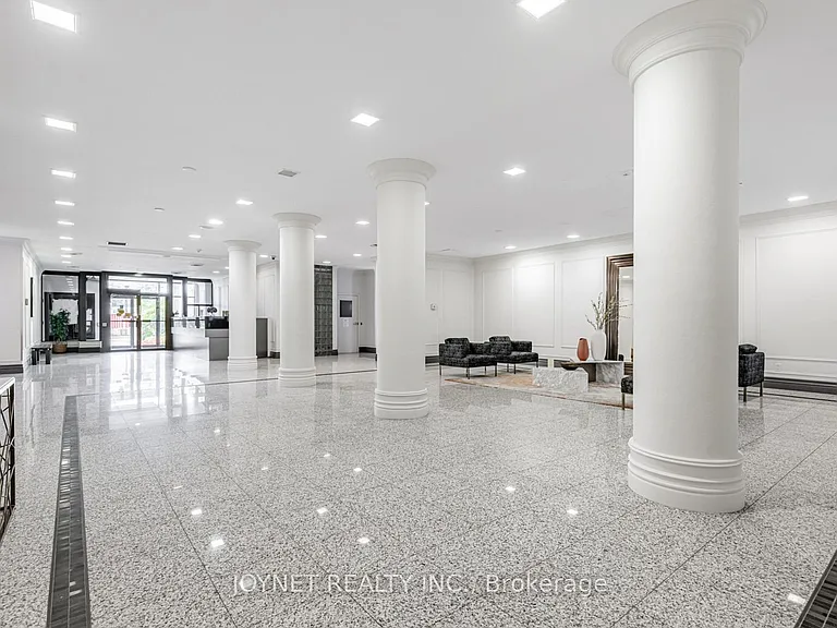 7 Bishop Ave #2205 — Photo 4