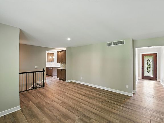 3rd image of 5175 Deeridge Ln