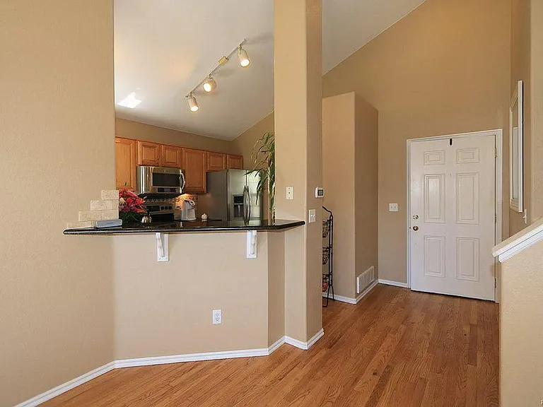 2859 E 118th Cir — Photo 7