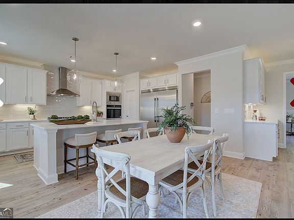 4th image of 3460 Central Park Dr